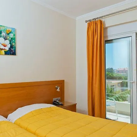 Guest house Perla Marina 4*