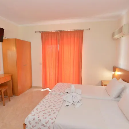 Guest house Perla Marina 4*