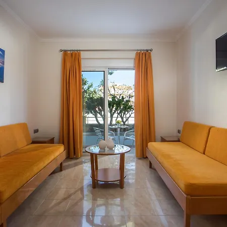 Perla Marina 4*