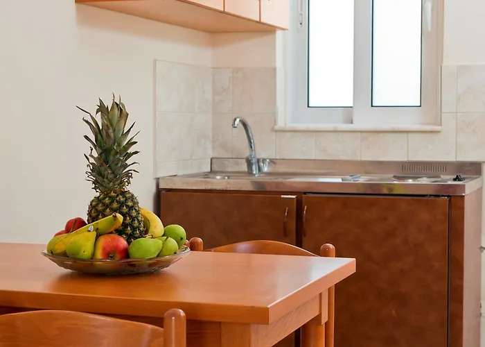 Perla Marina Ialisos